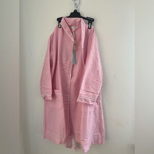 Pottery barn kids 
Robe 
Size large kids
Pink